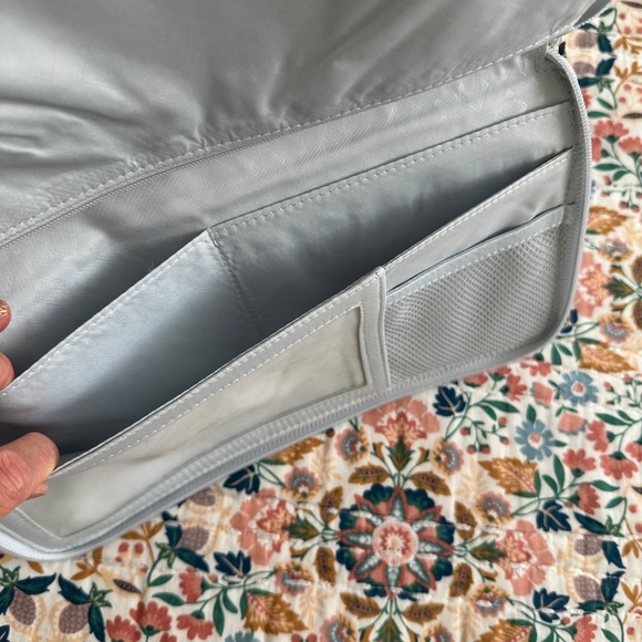 Vera Bradley Travel Organizer Wallet - Picture 5 of 5